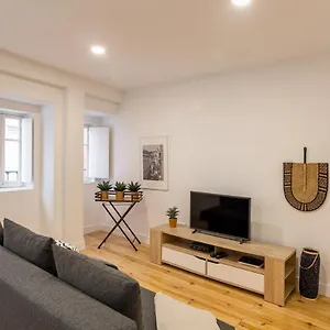 Apartment Alfama Chic Penabuquel, Lisbon